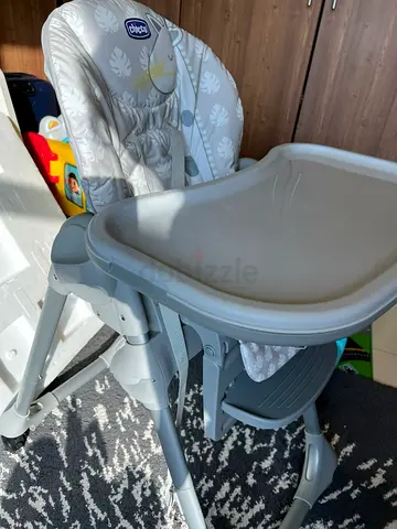 Chicco High Chair in Good Condition — Adjustable Tray  Comfortable Seat