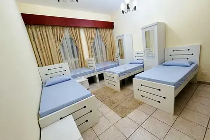 Spacious Bedspace near to BURJMAN METRO