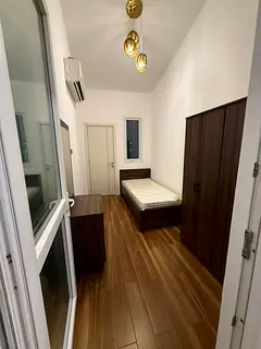 Private room with balcony available in Jvc