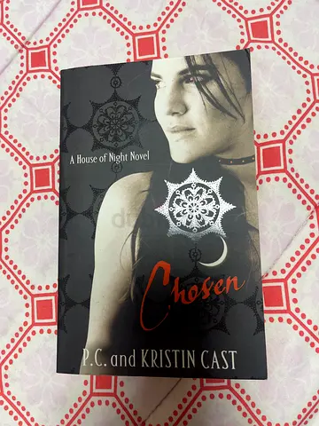 Chosen (House of Night Novel) by P.C. and Kristin Cast - Paperback