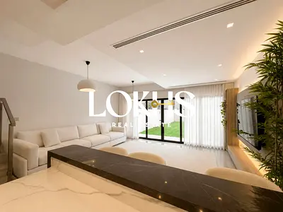 Landscaped Garden | Large Plot Size | Single Row