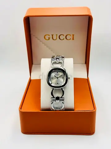 Gucci womens stainless steel bracelet watch with box