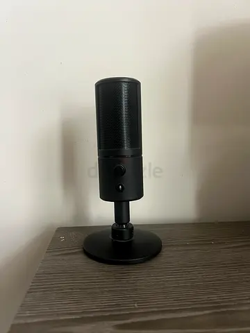 Razor seiren X microphone