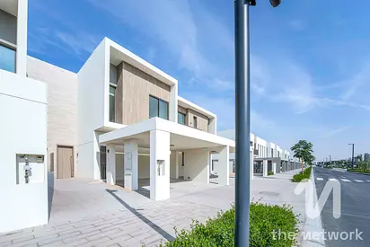 Price to Sell | Near Pool and Park | Bold Layout