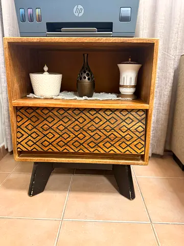 Vintage coffee  TV table set with one side table in a very good condition.. must go today!!
