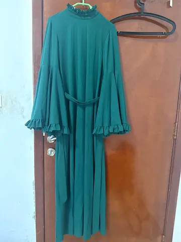 Elegant Dark Green Long Sleeve Dress with Ruffle Details