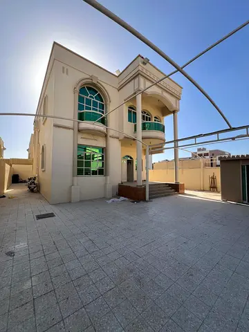 🏢 For annual rent in Ajman – Al Rawda 1 | 5-Bedroom Villa, 5000 sq ft, at a special price of AED 95,000 🏢