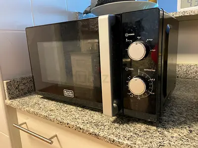 Black + Decker Microwave Oven