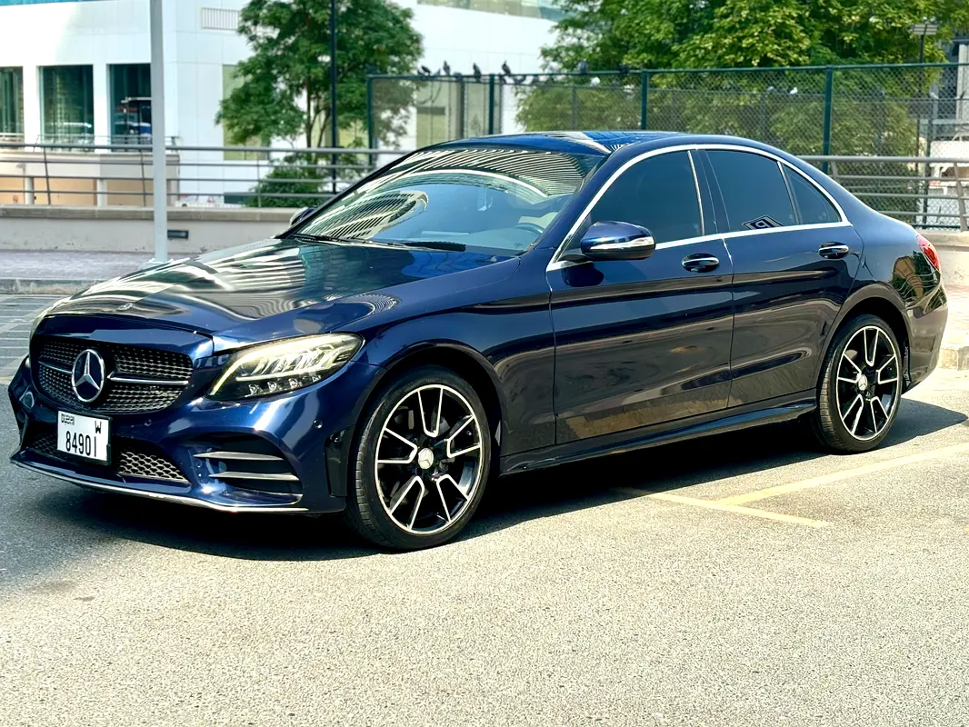 Mercedes-Benz C-Class 2020 — photo 1 of 10
