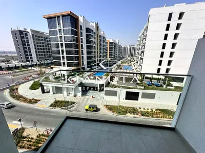 VACANT | POOL COMMUNITY VIEW | PRIME LOCATION