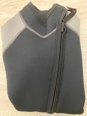 Wet Suit L; size brand new (Not Used) Purchased from Amazon