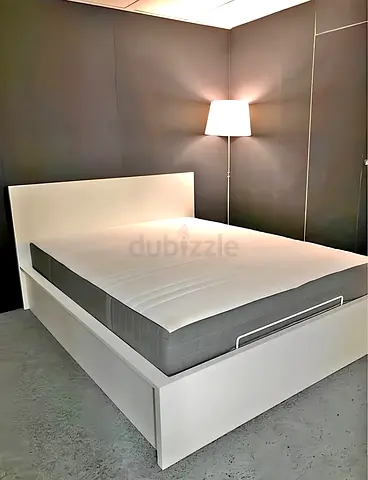 Ikea King White Hydraulic / Ottoman Malm bed frame with Ikea King mattress