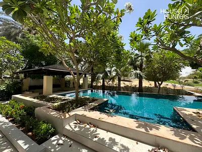 Fully Upgraded | Luxurious 5-Bed | Golf Course