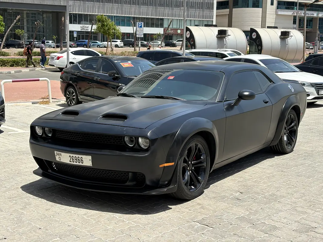 Dodge Challenger 2021 — photo 1 of 15