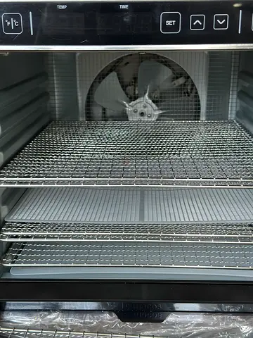 للبيع: جهاز تجفيف الطعام (Food Dehydrator) – جديد تمامًا
* الجهاز جديد ولم يُستخدم نهائيًا
* تم شرا