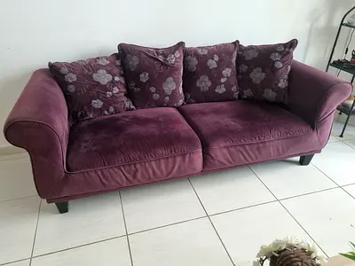 3 seater sofa in good condition for sale