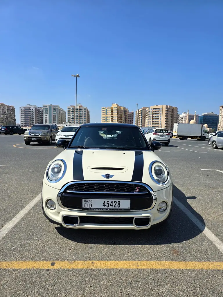 MINI Cooper 2017 — photo 1 of 10