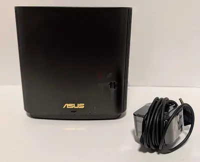 ASUS ZenWiFi XT8 AX6600 Tri-Band Wi-Fi 6 Mesh Wifi Router