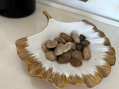 Decorative gold-and-white leaf trinket dish / bowl 30 cm