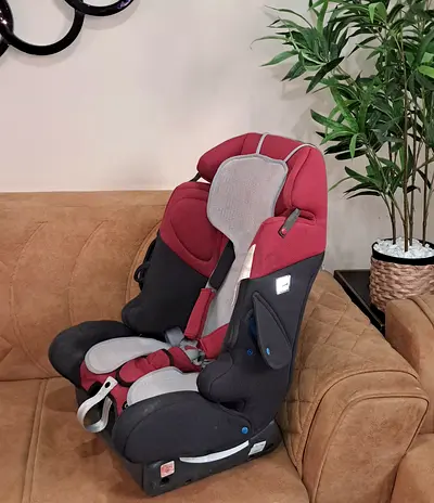 كارسيت للبيع  مناسب لجميع الأعمار car seat for sale