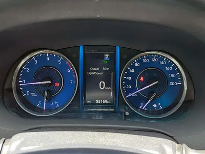 صورة 15 لـ 2022 Toyota FORTUNER