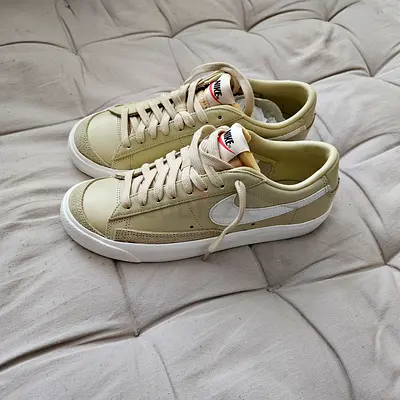 Nike womens sneakers