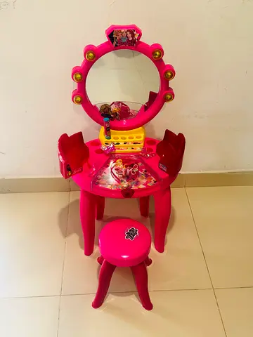 Barbie Beauty Studio with Stool  Mirror