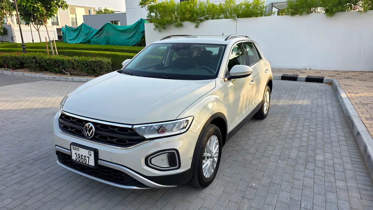 Volkswagen T-Roc 2023 — photo 1 of 20