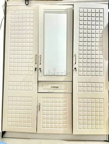 White 3-Door Wardrobe with Mirror and Drawers - Good Condition