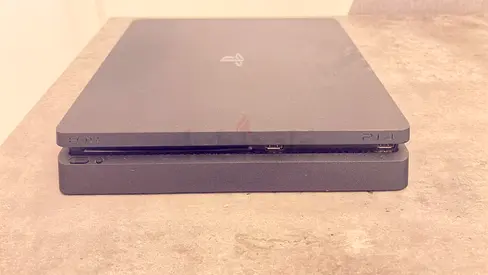 Sony PlayStation 4 Slim console - good working condition