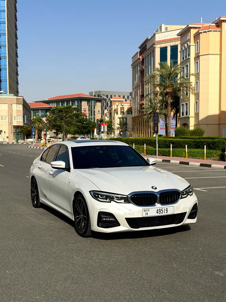 BMW 3-Series 2019 — photo 1 of 20