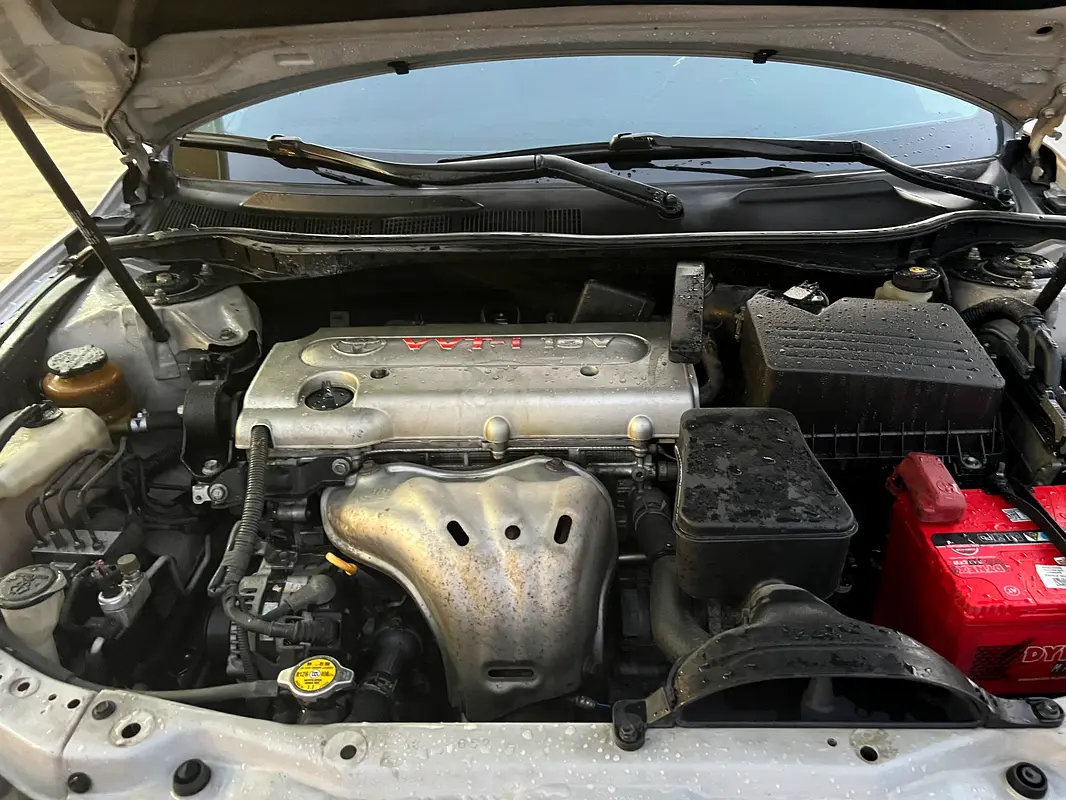 Toyota Camry 2011 — photo 1 of 16
