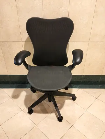 Selling herman miller mirra 2 chair.good condition only little use available