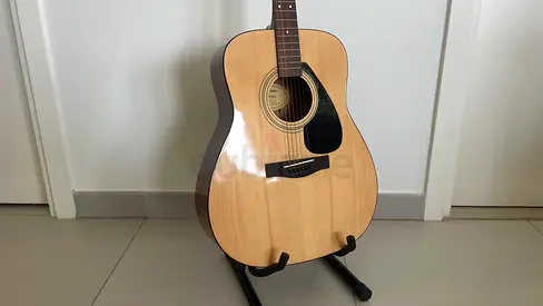 Yamaha F310 Acoustic Guitar