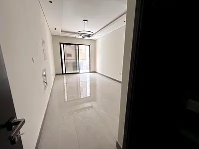 High-end finishes, two master bedrooms, prime location, two balconies, spacious area, central air conditioning, family-friendly