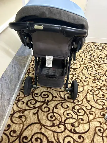 Lightweight foldable baby stroller in good condition