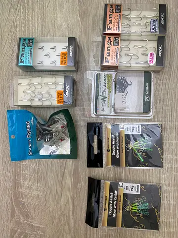 Treble hooks for 20,30,40,50g Jigs new and assist hooks