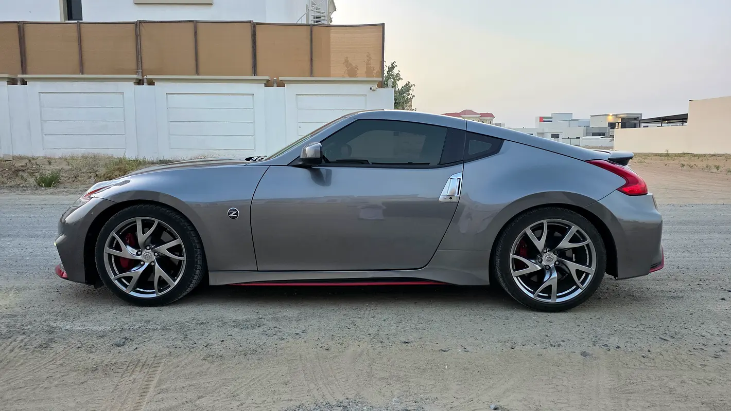 Nissan 370z 2017 — photo 1 of 6