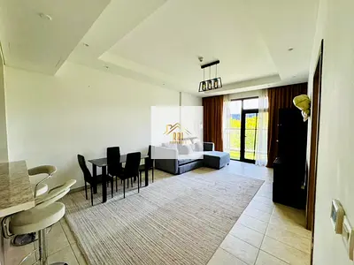 Vacant | Large layout | Extra room | Amazing View