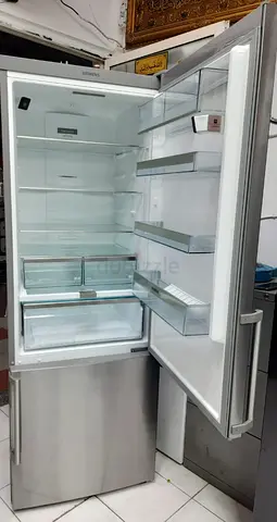 Siemens large fridge with bottom freezer