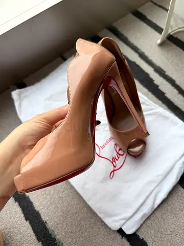 used ones nude patent peep-toe heels (size not specified) - Christian Louboutin style red sole look