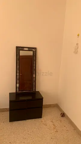 Semi furnished Master Bedroom for vegetarian Couple or Working lady
