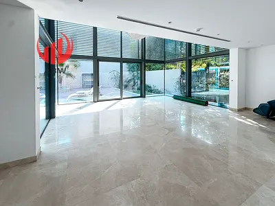 Elegant 5 Bedroom Home