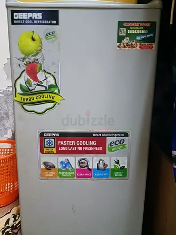 Compact single-door Geepas refrigerator - good working condition