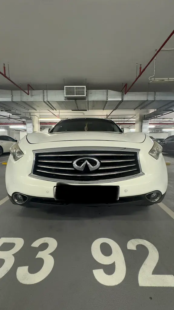 Infiniti FX45/FX35 2012 — photo 1 of 17