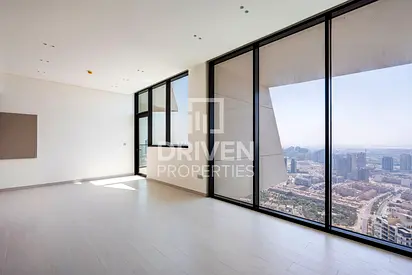 Private Jacuzzi | Storage Room | High Floor