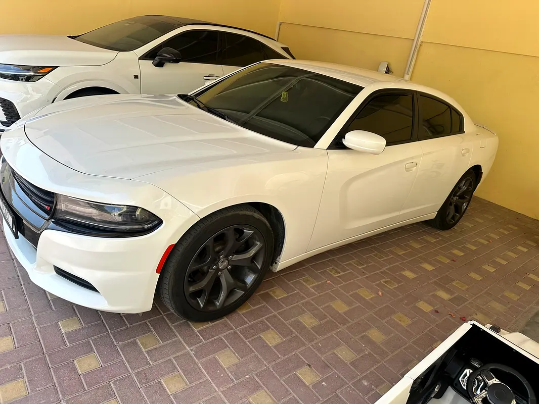 Dodge Charger 2015 — photo 1 of 5