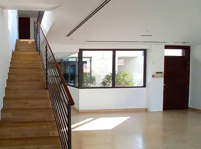 UPGRADED 4BR VILLA | SPACIOUS | VACANT