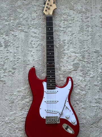Saxon Electric Guitar – Good Condition
