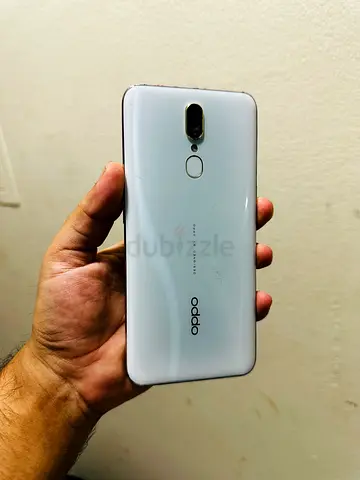 OPPO F11 smartphone - white, dual rear camera, fingerprint sensor